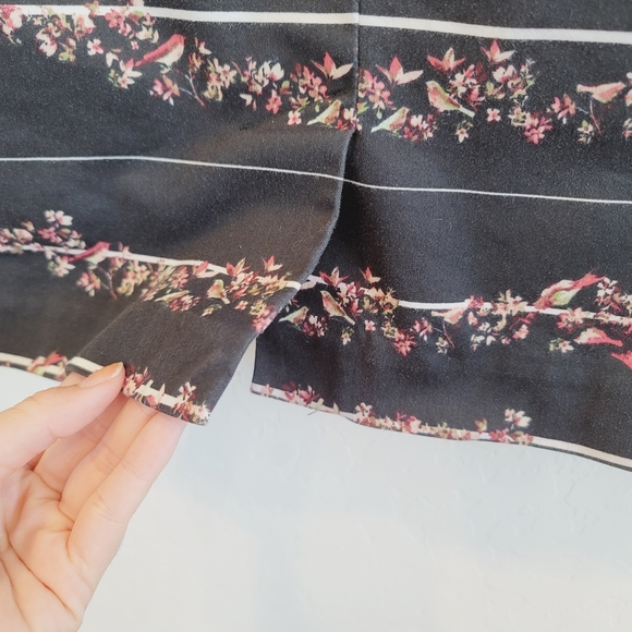 💕Worthington Black Pencil Skirt with Floral & Birds Print Women's Size 8 Petite - Picture 5 of 10